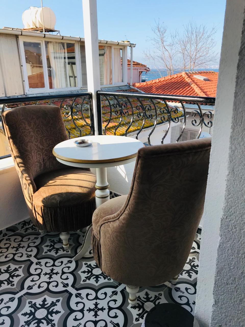 Masal Hotel Адалар Екстериор снимка