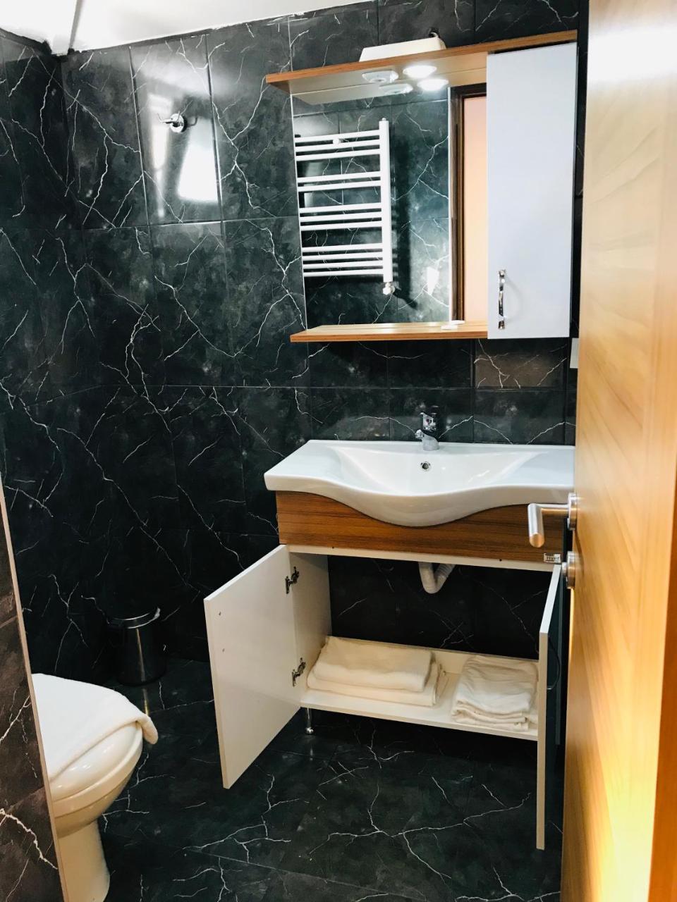 Masal Hotel Адалар Екстериор снимка